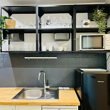 Bright And Cozy Duplex In The Heart Of