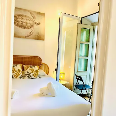 Bright And Cozy Duplex In The Heart Of *